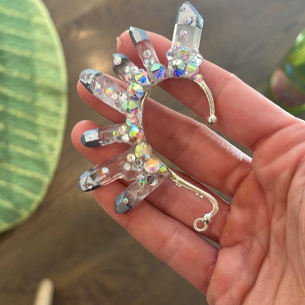 Silver dipped quartz crystal ear cuff pierce free earring with rhinestones